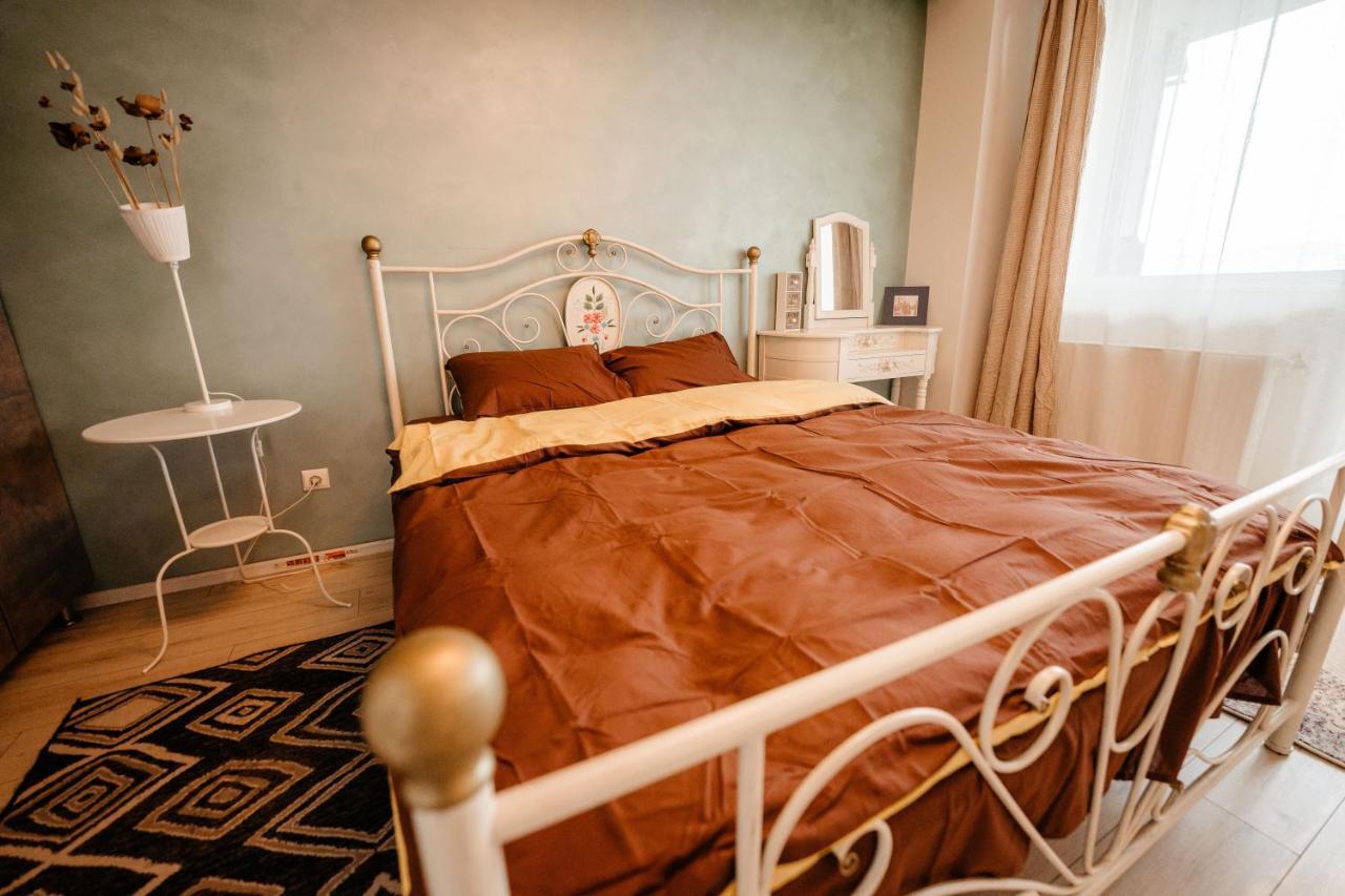 Bright And Cozy Design Apt With Office Apartment คลูจ-นาโปกา ภายนอก รูปภาพ